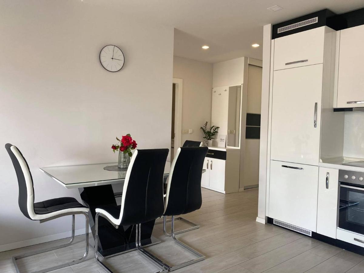 Modern Apartments With Garage Makarska Extérieur photo